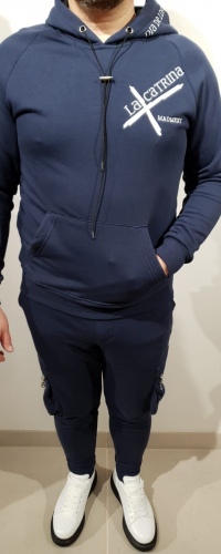 Спортивный костюм